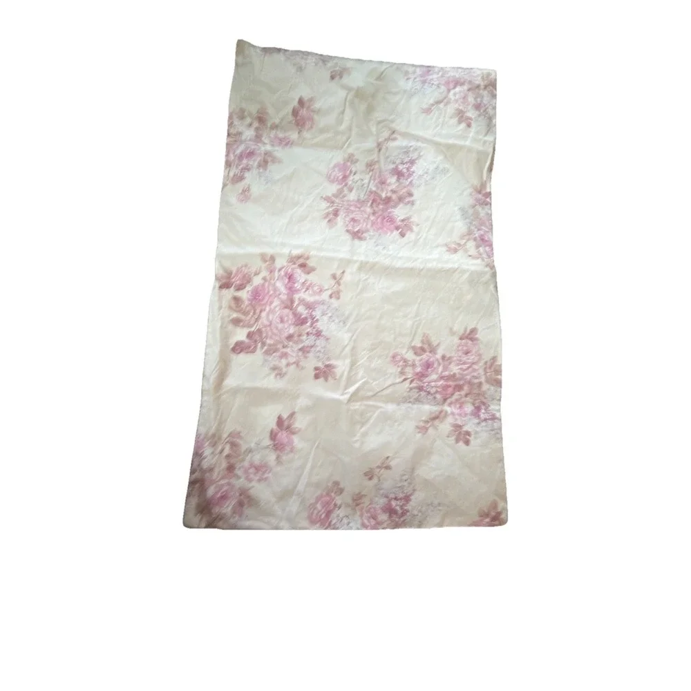 Rachel Ashwell Simply Shabby Chic Pink Rose Floral Pillowcases Pair Cottagecore